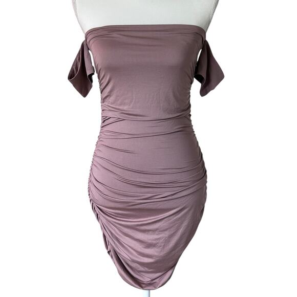 SUPERDOWN Women's Elora Ruched Off The Shoulder Dress in Taupe-Sz‎ S - Picture 2 of 9